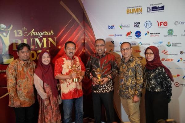 Pos Indonesia Raih 2 Penghargaan Bergengsi  di BUMN Award 2024