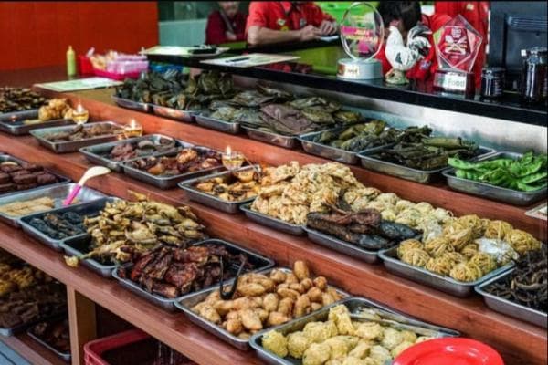 Nikmat dan Murah, Warung Nasi Ibu Imas Suguhkan Menu Sunda dan Olahan Sambal Pedas Nikmat dan Murah, Warung Nasi Ibu Imas Suguhkan Menu Sunda dan Olahan Sambal Pedas