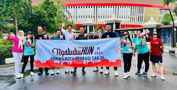 Out of the Box, Adhiwangsa Hotel Solo Bagi-bagi Takjil Out of the Box, Adhiwangsa Hotel Solo Bagi-bagi Takjil