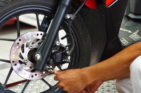 Jangan Anggap Enteng, 3 Cara Merawat Rem Sepeda Motor agar Bekerja Optimal
