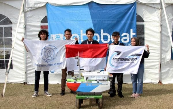Tim UNS Raih Penghargaan International Roboboat Competition di Amerika Serikat