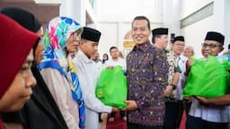 Pegadaian Kanwil V Manado Menyerahkan Bantuan 1000 Paket Ramadhan Untuk Kaum Dhuafa