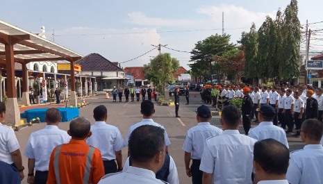 Masa Angkutan Lebaran 2024, KAI Daop 3 Cirebon Siagakan 305 Personel Keamanan Masa Angkutan Lebaran 2024, KAI Daop 3 Cirebon Siagakan 305 Personel Keamanan