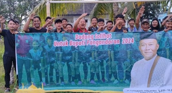 Kaum Milenial Deklarasikan Dadang Solihat Jadi Bupati Pada Pilkada Mendatang Kaum Milenial Deklarasikan Dadang Solihat Jadi Bupati Pada Pilkada Mendatang