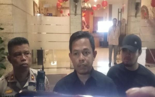 Polisi Ringkus Pria Pembunuh Perempuan di Apartemen The Jardin Bandung Polisi Ringkus Pria Pembunuh Perempuan di Apartemen The Jardin Bandung
