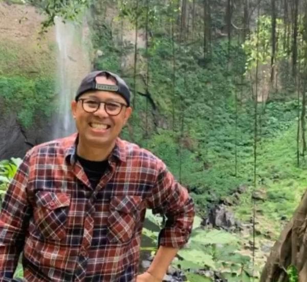Mengunjungi Air Terjun Pelangi Bandung untuk Healing dan Instagramable Mengunjungi Air Terjun Pelangi Bandung untuk Healing dan Instagramable