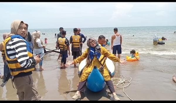 Ribuan Wisatawan Lokal Padati Pantai Ujong Seuke Bireuen Aceh Ribuan Wisatawan Lokal Padati Pantai Ujong Seuke Bireuen Aceh