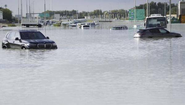 Banjir Besar di Dubai Ubah Padang Pasir Jadi Lautan, Apakah Ini Pertanda Kiamat? Banjir Besar di Dubai Ubah Padang Pasir Jadi Lautan, Apakah Ini Pertanda Kiamat?