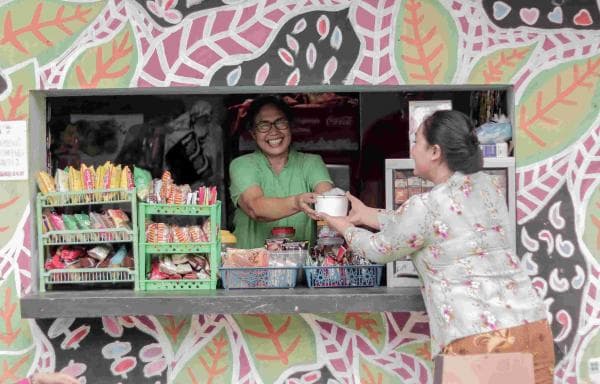 Peringati Hari Kartini, Solia Zigna Kampung Batik Laweyan Bagikan Rice Bowl Peringati Hari Kartini, Solia Zigna Kampung Batik Laweyan Bagikan Rice Bowl