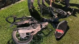 Remaja 14 Tahun Selamat Usai Motornya Terbelah Dua Ditabrak Mobil Pikap