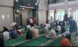 Dzuhur Keliling Penyuluh Agama Islam KUA Gubeng, Menyemai Semangat dan Kebaikan