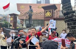 Ratusan Korban Investasi Bodong Demo di Mabes Polri Tuntut Aset Sitaan yang Hilang dan Kaburnya DPO