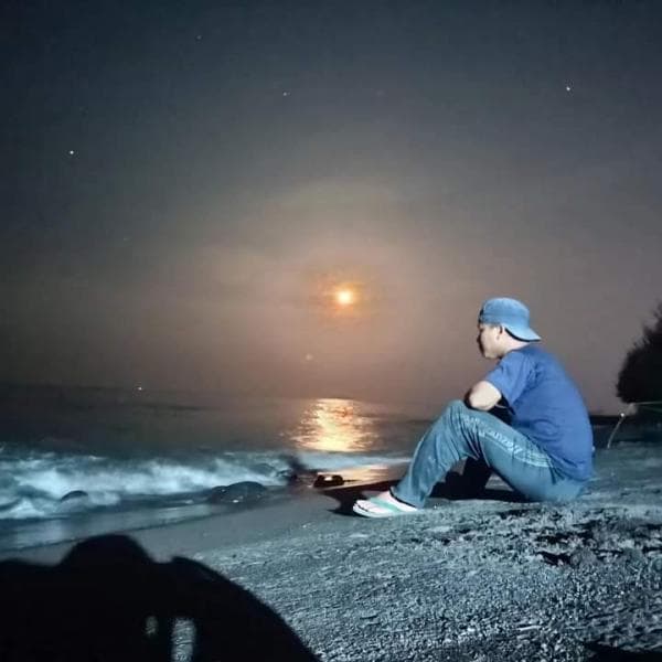 Menikmati Sunset di Pantai Probolinggo Cuma Rp 5 Ribu Rupiah Bonus Es Teh Menikmati Sunset di Pantai Probolinggo Cuma Rp 5 Ribu Rupiah Bonus Es Teh