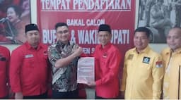 Mantan Wagub Banten Andika Hazrumy,  Sambangi Markas Banteng DPC PDI Perjuangan Kabupaten Serang