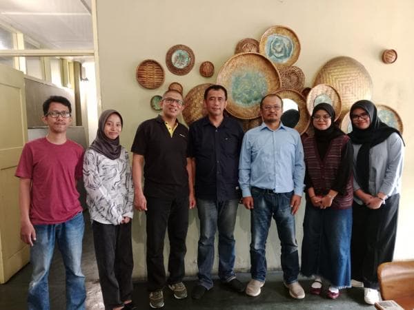 Tiga Mahasiswa Sastra Inggris Unpas Selesai Magang di iNews Bandung Raya Tiga Mahasiswa Sastra Inggris Unpas Selesai Magang di iNews Bandung Raya