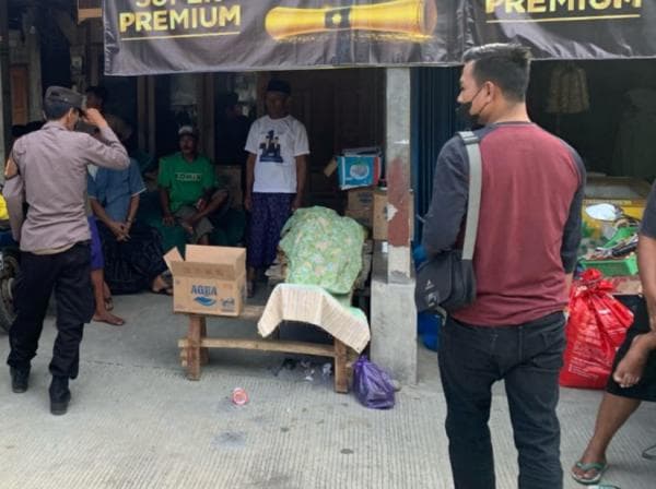 Berhenti di Depan Toko Sembako, Seorang Pengendara Motor di Grobogan Meninggal, Ini Penyebabnya Berhenti di Depan Toko Sembako, Seorang Pengendara Motor di Grobogan Meninggal, Ini Penyebabnya