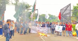 Aksi Mahasiswa Tuding PJ Gubernur Gagal Membangun Banten di Bidang Pendidikan