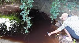 Sungai Cilengka, Cigeulis Pandeglang Diduga Tercemar Limbah, Warga Berharap Pemda Cepat Bertindak