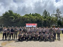 Lumpuhkan KKB! 11 Personel Polda Papua dapat Penghargaan dari Kapolri Pin Emas hingga Sespim Polri