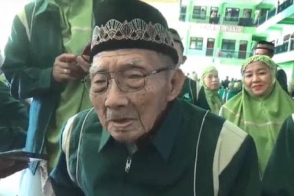 Harjo Mislan asal Ponorogo, Haji Tertua Se-Indonesia Berusia 110 Tahun