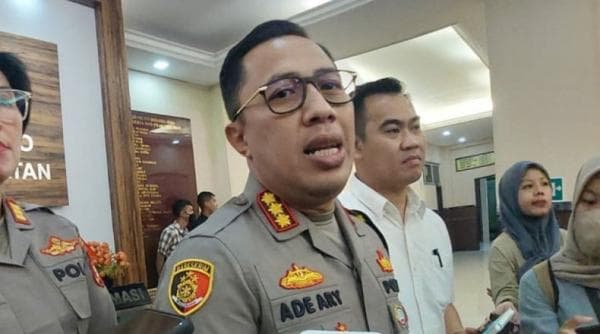 2 Ibu Muda di Tangerang dan Bekasi Cabuli Anak Kandung, Polisi Buru Akun FB Icha Shalika 2 Ibu Muda di Tangerang dan Bekasi Cabuli Anak Kandung, Polisi Buru Akun FB Icha Shalika