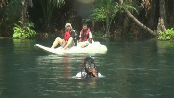 Lihat Keseruan Snorkeling di Wahana Wisata Pantai Air Tawar Suruan Ecopark Tuban Lihat Keseruan Snorkeling di Wahana Wisata Pantai Air Tawar Suruan Ecopark Tuban