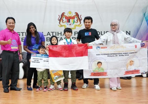 Buat Bangga Indonesia, SD Al-Azhar 35 Surabaya Juara Pertama Robot Sumo Internasional di Malaysia Buat Bangga Indonesia, SD Al-Azhar 35 Surabaya Juara Pertama Robot Sumo Internasional di Malaysia