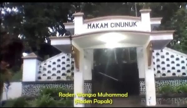 15 Tempat Wisata Religi di Garut, Dari Makam Para Wali Hingga Petilasan 15 Tempat Wisata Religi di Garut, Dari Makam Para Wali Hingga Petilasan