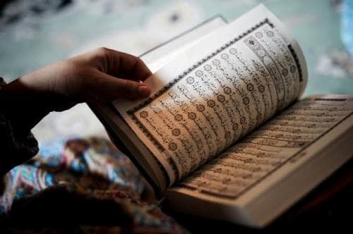 Asbabun Nuzul Surat Al Maun: Inilah Larangan yang Harus Dihindari oleh Muslim Asbabun Nuzul Surat Al Maun: Inilah Larangan yang Harus Dihindari oleh Muslim