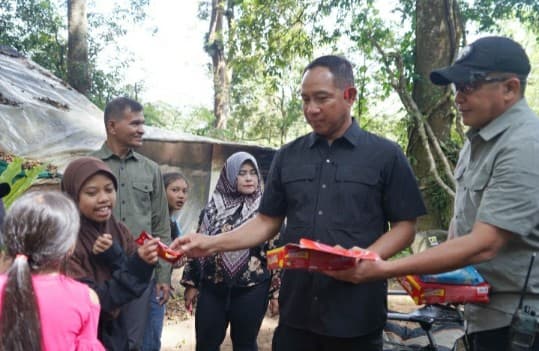 Panglima TNI Resmikan Replika Benteng Cikahuripan Bandung dan Giat Sosial Panglima TNI Resmikan Replika Benteng Cikahuripan Bandung dan Giat Sosial