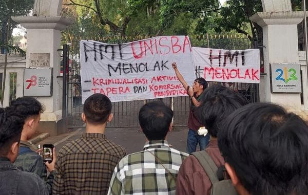 Demo di Balai Kota Bandung, HMI Unisba Nilai Tapera Menyengsarakan Rakyat Demo di Balai Kota Bandung, HMI Unisba Nilai Tapera Menyengsarakan Rakyat