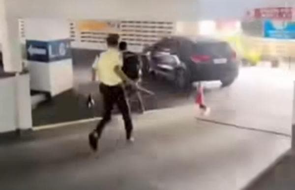 Terciduk Sekuriti, Sepasang Kekasih Mesum di Parkiran Mall Bandung Terciduk Sekuriti, Sepasang Kekasih Mesum di Parkiran Mall Bandung