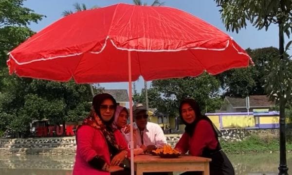 Cafe Pink Pertiwi Tawarkan Ngopi Asyik di Bibir Situ Kelapa Dua Tangerang Cafe Pink Pertiwi Tawarkan Ngopi Asyik di Bibir Situ Kelapa Dua Tangerang