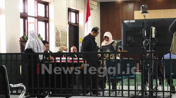 Pemilik Bis Dewi Sri Hj Rukhayah Jadi Saksi Sidang Dugaan Pemalsuan Surat Terdakwa Hj Sarinah di PN Pemilik Bis Dewi Sri Hj Rukhayah Jadi Saksi Sidang Dugaan Pemalsuan Surat Terdakwa Hj Sarinah di PN