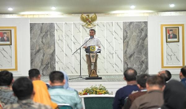 Bey Minta Pj Bupati Bogor Tindak Tegas Bangunan Tanpa Izin di Kawasan Puncak Bey Minta Pj Bupati Bogor Tindak Tegas Bangunan Tanpa Izin di Kawasan Puncak