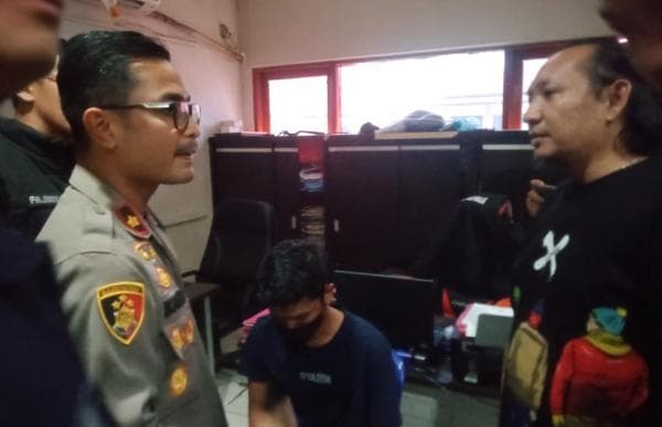 Kerap Dihantui Korban, Pelaku Pembunuh Karyawan Koperasi Simpan Pinjam di Palembang Serahkan Diri Kerap Dihantui Korban, Pelaku Pembunuh Karyawan Koperasi Simpan Pinjam di Palembang Serahkan Diri