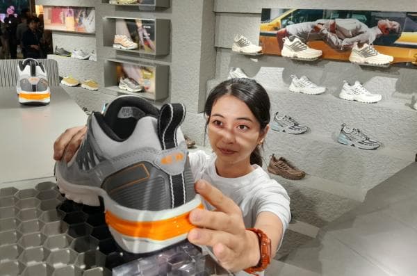 Salomon Buka Mono Brand Store di Surabaya Salomon Buka Mono Brand Store di Surabaya