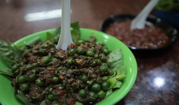 Sambel Karedok Leunca Warung Ibu Imas Bikin Ngiler, Pecinta Masakan Sunda Wajib Coba Sambel Karedok Leunca Warung Ibu Imas Bikin Ngiler, Pecinta Masakan Sunda Wajib Coba