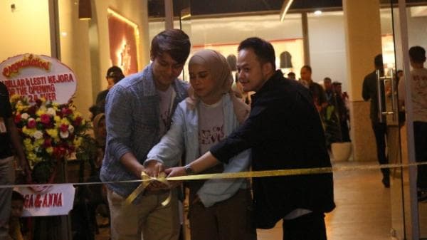 Ini Alasan Rizky Billar dan Lesti Kejora Buka Bisnis Coffe Shop di Pollux Mall Cikarang Ini Alasan Rizky Billar dan Lesti Kejora Buka Bisnis Coffe Shop di Pollux Mall Cikarang