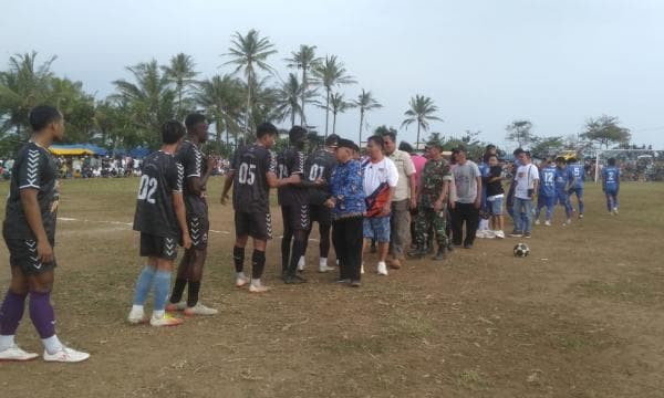 Open Turnamen Sepak Bola Karang Nawing Cup 2024 Bangkitkan Semangat Muda Open Turnamen Sepak Bola Karang Nawing Cup 2024 Bangkitkan Semangat Muda