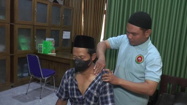 Di Grobogan ada Dokter dan Terapis Buka Praktek dengan Tarif Seikhlasnya Di Grobogan ada Dokter dan Terapis Buka Praktek dengan Tarif Seikhlasnya