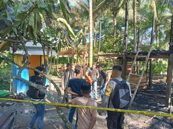 Dipicuh Ledakan Kompor Gas Rumah Panggung Dilahap Api Kakak Beradik Tewas dan 2 Kritis Dipicuh Ledakan Kompor Gas Rumah Panggung Dilahap Api Kakak Beradik Tewas dan 2 Kritis