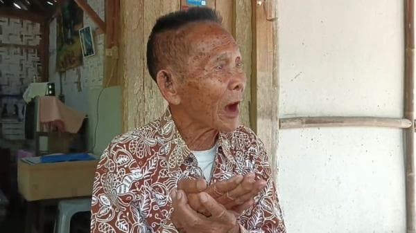 Viral Mbah Sarno Pejuang Veteran yang Terlupakan, Hidup Memprihatinkan Tinggal di Bekas Kandang Ayam Viral Mbah Sarno Pejuang Veteran yang Terlupakan, Hidup Memprihatinkan Tinggal di Bekas Kandang Ayam