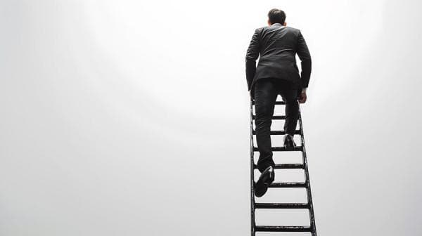 Semakin Berambisi Kejar Dunia, Maka Semakin Menderita dan Rasa Khawatir Berlebihan Semakin Berambisi Kejar Dunia, Maka Semakin Menderita dan Rasa Khawatir Berlebihan