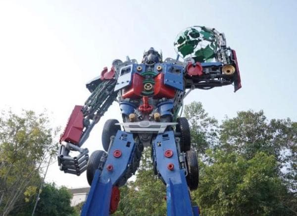 Jalin Kerja Sama dengan Perusahaan Cina, ITB Jatinangor Bangun Patung Robot ‘Green Hercules’ Jalin Kerja Sama dengan Perusahaan Cina, ITB Jatinangor Bangun Patung Robot ‘Green Hercules’