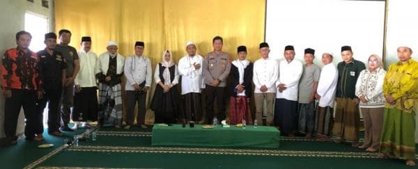 Polsek Cinangka Sosialisasi Bahaya Narkoba dan Judi Online di Ponpes Syifaul Qulub Polsek Cinangka Sosialisasi Bahaya Narkoba dan Judi Online di Ponpes Syifaul Qulub