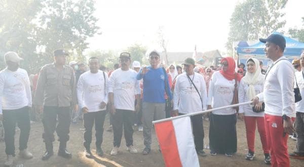 Ribuan Masyarakat Desa Sumberanyar Sambut HUT RI Dengan Jalan Sehat, Rebut Hadiah Puluhan Juta Ribuan Masyarakat Desa Sumberanyar Sambut HUT RI Dengan Jalan Sehat, Rebut Hadiah Puluhan Juta