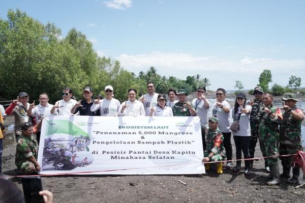 Peduli Ekosistem Laut, Pegadaian Kanwil Manado Tanam 5.000 Mangrove di Pantai Desa Kapitu Minsel Peduli Ekosistem Laut, Pegadaian Kanwil Manado Tanam 5.000 Mangrove di Pantai Desa Kapitu Minsel