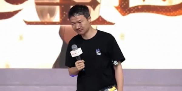 Da Wei Menangis di Atas Panggung Genshin Impact FES 2024 saat bawakan Pidato Da Wei Menangis di Atas Panggung Genshin Impact FES 2024 saat bawakan Pidato