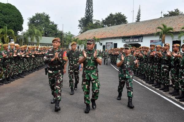 Asops Panglima TNI: Satgas Yonarhanud 15/DBY Siap Tugas Operasi Pengamanan Perbatasan RI-RDTL Asops Panglima TNI: Satgas Yonarhanud 15/DBY Siap Tugas Operasi Pengamanan Perbatasan RI-RDTL